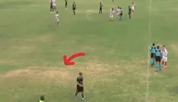 VIDEO: Dráma v zápase argentínskej ligy. Počas bitky fanúšikov postrelili trénera hostí