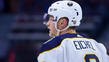 Sága okolo budúcnosti hviezdy Buffala je vyriešená. Vegas získalo Eichela za vysokú protihodnotu