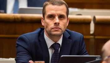 Vláda stiahla nomináciu Martina Klusa za člena európskych audítorov