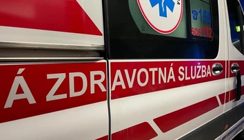 Chlapec († 15) sa po párty na byte v Rožňave už neprebral. Kamaráti si jeho bezvládne telo fotili