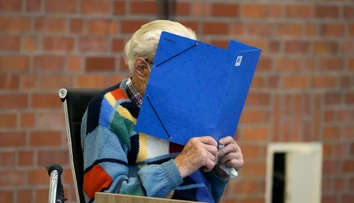 V Nemecku začal proces so 100-ročným bývalým dozorcom. Napomáhať mal pri vyše 3500 vraždách