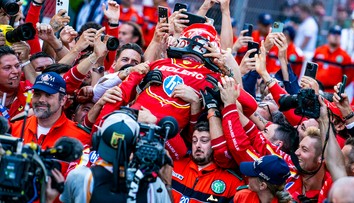 GALÉRIA: Monako a Ferrari oslavovali, kniežaťu sa tlačili slzy do očí. Verstappen nikoho nezaujal
