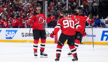 VIDEO: Neskutočná slovenská noc v NHL. Tatar, Slafkovský aj Pospíšil s dvoma bodmi, posledný sa aj pobil