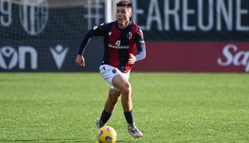 Tanec vymenil za futbal, on aj priateľka sú kapitáni repre. V top lige sveta môže debutovať ďalší Slovák (príbeh)