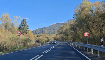 Nové značenie na slovenských cestách pozná málokto: Vodičov mätú dvojité čiary na vozovke. Kompetentní reagujú