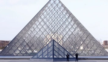 Otec útočníka z Louvre pochybuje o vine svojho syna
