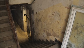 Miestni sa jej roky vyhýbali. V Dubnici nad Váhom začali rekonštruovať zničenú bytovku po neprispôsobivých obyvateľoch