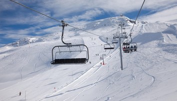 Záujem Slovákov o lyžovačky v zahraničí je obrovský. Výhodné zájazdy na prázdniny nájdete už iba ťažko