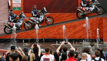 Dakar: Jakeš po dodatočnej penalizácii 73., Svitko sa posunul na 19. miesto