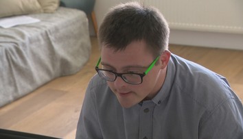 Napriek hendikepu si naplno užíva prácu a miluje šport. Teraz sme mu splnili veľký sen