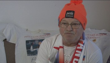 Transparenty, vlajku aj bubon má nachystané. Dôchodca (68) patrí k najväčším fanúšikom Petry Vlhovej