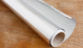 Máte doma alobal? Nepoužívajte ho len na pečenie. Tipy na jeho využitie v domácnosti