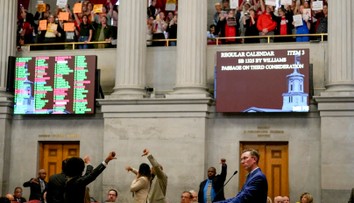 Štát Tennessee schválil zákon, ktorý umožňuje učiteľom nosiť zbrane