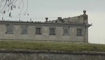 Služobný pes vyvolal v leopoldovskej väznici rozruch. Bomba v balíku sa nakoniec nepotvrdila