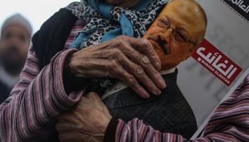 Na letisku v Paríži zatkli údajného člena komanda, ktoré zabilo novinára Chášukdžího