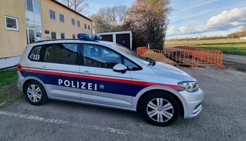 Šokujúci prípad z Rakúska: Muž viezol v kufri auta telo mŕtvej manželky. Vo vozidle sedeli aj ich deti