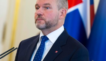 Prezident uviedol, že prijme demisiu Zuzany Dolinkovej, až keď bude vidieť adekvátnu náhradu