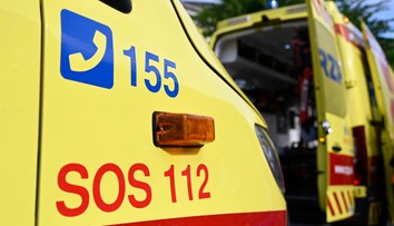 V Brezne sa zrazil autobus s traktorom, vodič a traja zranení skončili v nemocnici