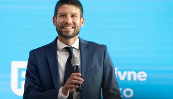 Umelá inteligencia v antikampani. Falošný hlas získal šéf PS, za „drastické zdražovanie piva“ dostal spŕšku nadávok