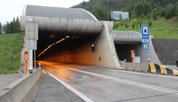 Vodiči, pozor. Tunel Branisko je pre dopravnú nehodu uzavretý