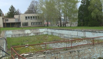 Kedysi bolo perlou úpätia Štiavnických vrchov. Noví majitelia chcú vrátiť kúpalisku zašlú slávu