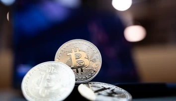 Niektorí ho odpisovali, teraz láme rekordy. Hodnota bitcoinu presiahla aj magickú hranicu