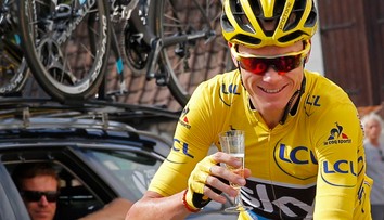 Froome získa double, po Tour de France triumfuje aj na Vuelte