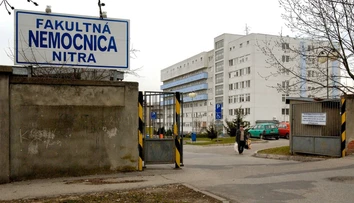 Napätá situácia v nitrianskej fakultnej nemocnici. Riaditeľ má lekárom siahať na platy