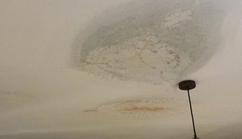 Zuzana má dlhoročný problém a do veľkej miery neobývateľný byt. Na vine je wellness o poschodie vyššie