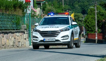 Starenka (92) nechala na chodníku tisíce eur. Podvodník pritom stavil na notoricky známy scenár