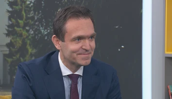 Premiér Ódor inak, ako ho poznáte: Veľkú hlavu si nerobí ani zo žartov, v ktorých si uťahujú z jeho obočia