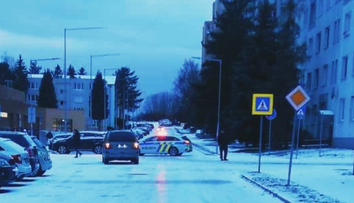 Vážna nehoda v Žiari nad Hronom. Auto na priechode pre chodcov zrazilo dve školáčky