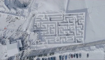 Navštívili sme najväčšie bludisko v snehu, ktoré je len kúsok od Slovenska