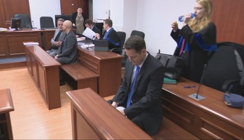 Úplatky si údajne odovzdávali v igelitke priamo pred Justičným palácom. Bývalý sudca Richard Molnár sa postavil pred súd