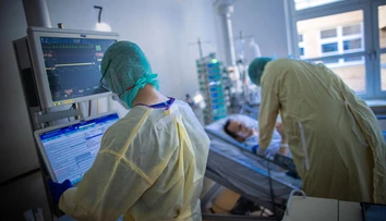 Významný objav vedcov. Zrejme sa im podarilo odhaliť faktor, ktorý môže za ťažký priebeh covidu