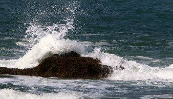 Nešťastie pri obľúbenej turistickej destinácii v Portugalsku. Loď zasiahlo vlnobitie, o život prišli otec (†45) so synom (†13)