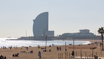 Obľúbená dovolenková destinácia vydala zásadné rozhodnutie: Povolila ženám kúpať sa hore bez