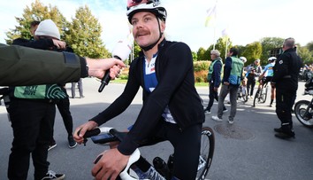 Tomu sa povie multitalent: Hviezda Formuly 1 vyzvala cyklistickú smotánku priamo na MS