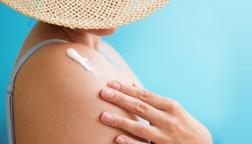 O opaľovacích krémoch kolujú mýty, ktoré ohrozujú zdravie. Toto sú tie najčastejšie