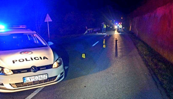 Tragická nehoda na južnom Slovensku. Muž (†59) sedel na ceste, zrážku s autom neprežil
