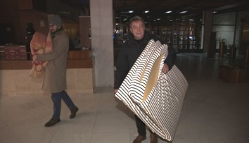 Na nočné rokovanie parlamentu si priniesli matrace i kapustnicu. Fico opozíciu vyzval, aby prestala s obštrukciami