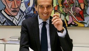 Novým rakúskym kancelárom sa podľa médií stane šéf železníc Christian Kern