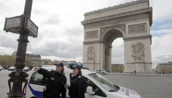 Parížska polícia priznala radikalizáciu 17 svojich príslušníkov