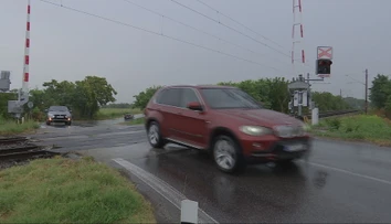 Autobusy nebudú až do odvolania jazdiť cez železničné priecestie, na ktorom sa stala nehoda so siedmimi obeťami
