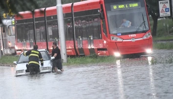 Klimatológ o nárazovom krupobití a povodniach: Je to príznak klimatickej zmeny