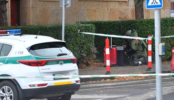 Záhadný kufor pred policajným prezídiom zamotal hlavy pyrotechnikom. Vieme, čo v ňom našli