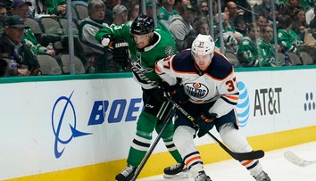 Víťazný návrat Sekeru, Tampa nedala šancu Philadelphii, Dallas zastavil bodovú sériu McDavida