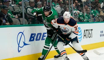 Víťazný návrat Sekeru, Tampa nedala šancu Philadelphii, Dallas zastavil bodovú sériu McDavida