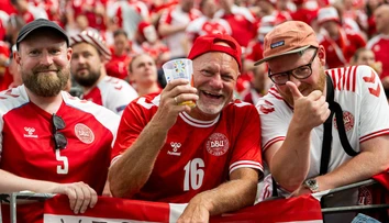 Dáni pátrajú po vlastných fanúšikoch. Mastnú pokutu za nich totiž musí platiť zväz