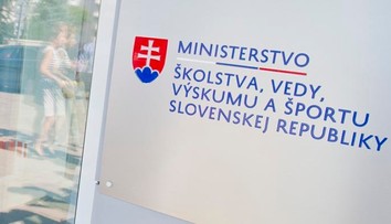 Rozruch na ministerstve školstva. Úradníkom nariadili, čo si nemôžu obliecť do práce